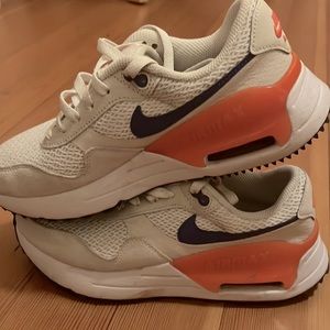 Nike air max SYSTM women’s size 7